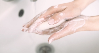 Washing our hands for avoiding diarrhea while traveling